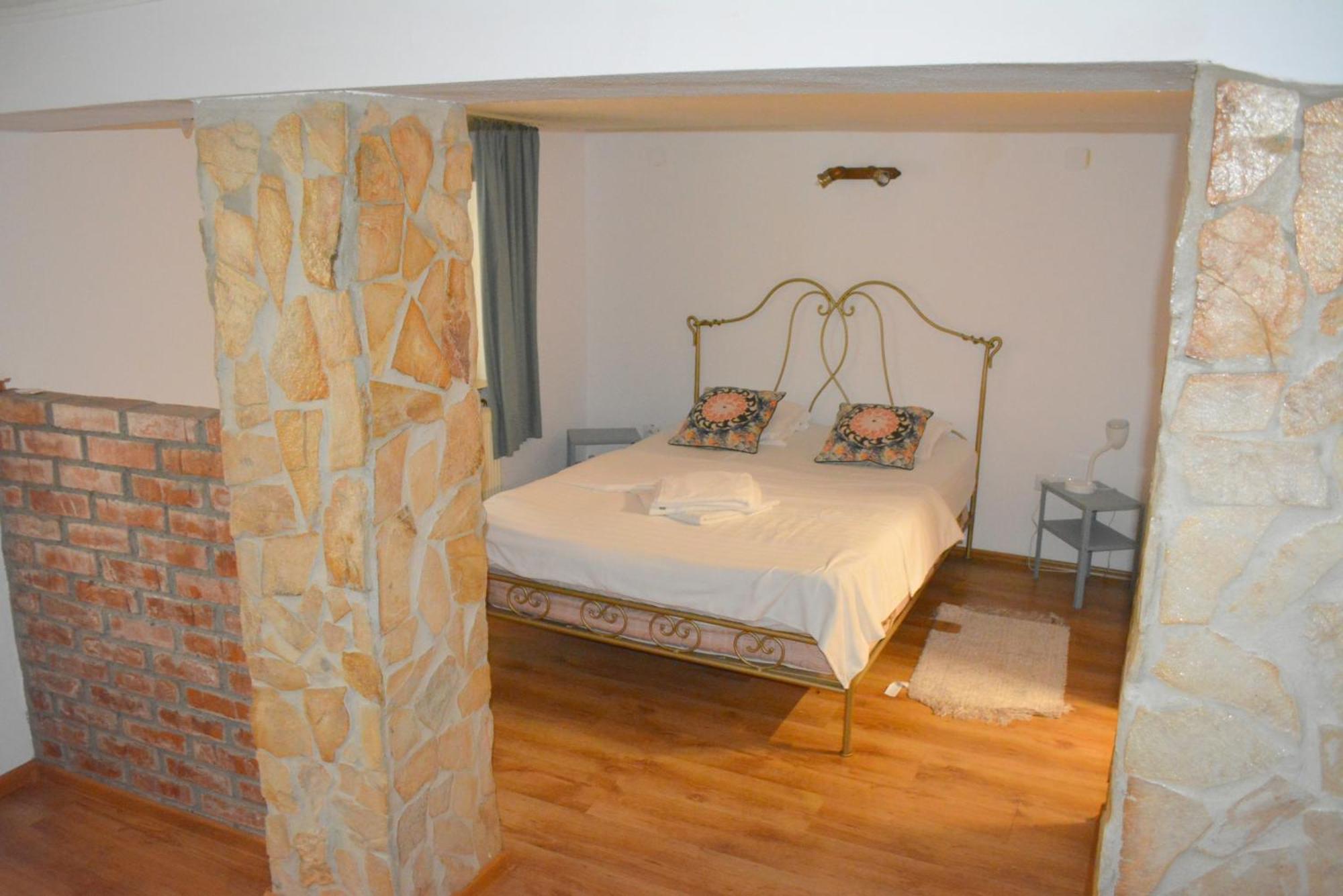 فندق Colina Restaurant & Events Bistriţa المظهر الخارجي الصورة